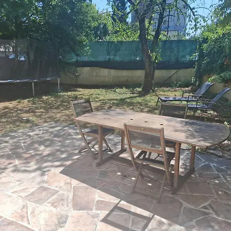 Holiday home Maison Avec Jardin *